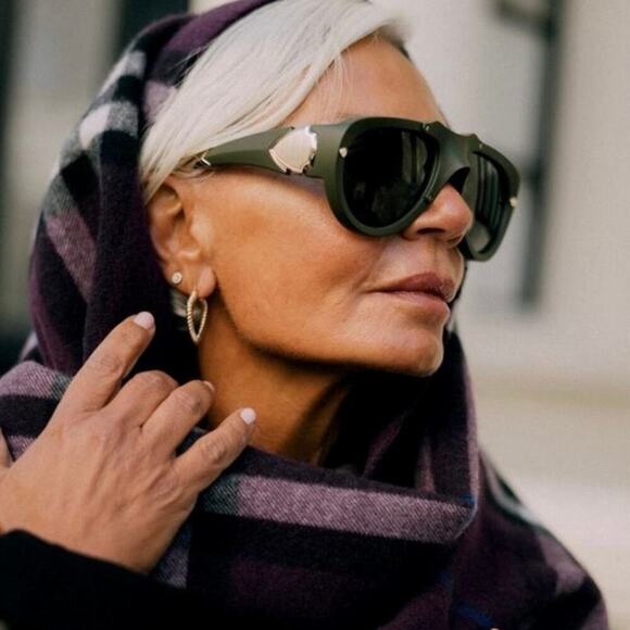 New, BURBERRY Sunglasses B4433-U 4138/71 Authentic - Picture 7 of 15